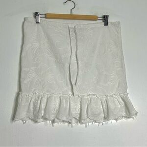 Hollister White Floral Textured Mini Skirt